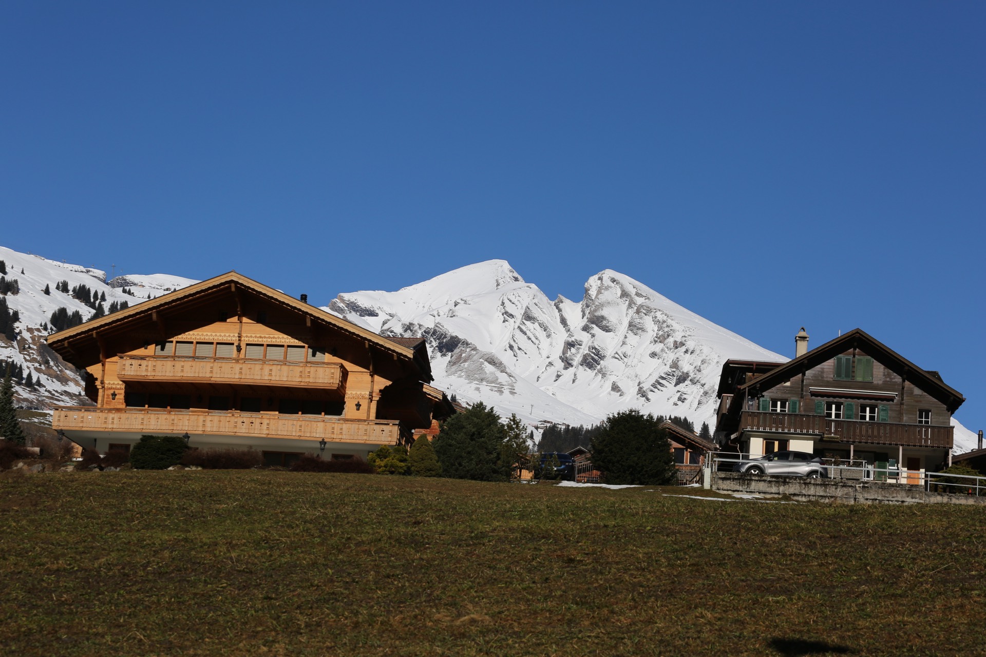 Chalet snow, Engadin
